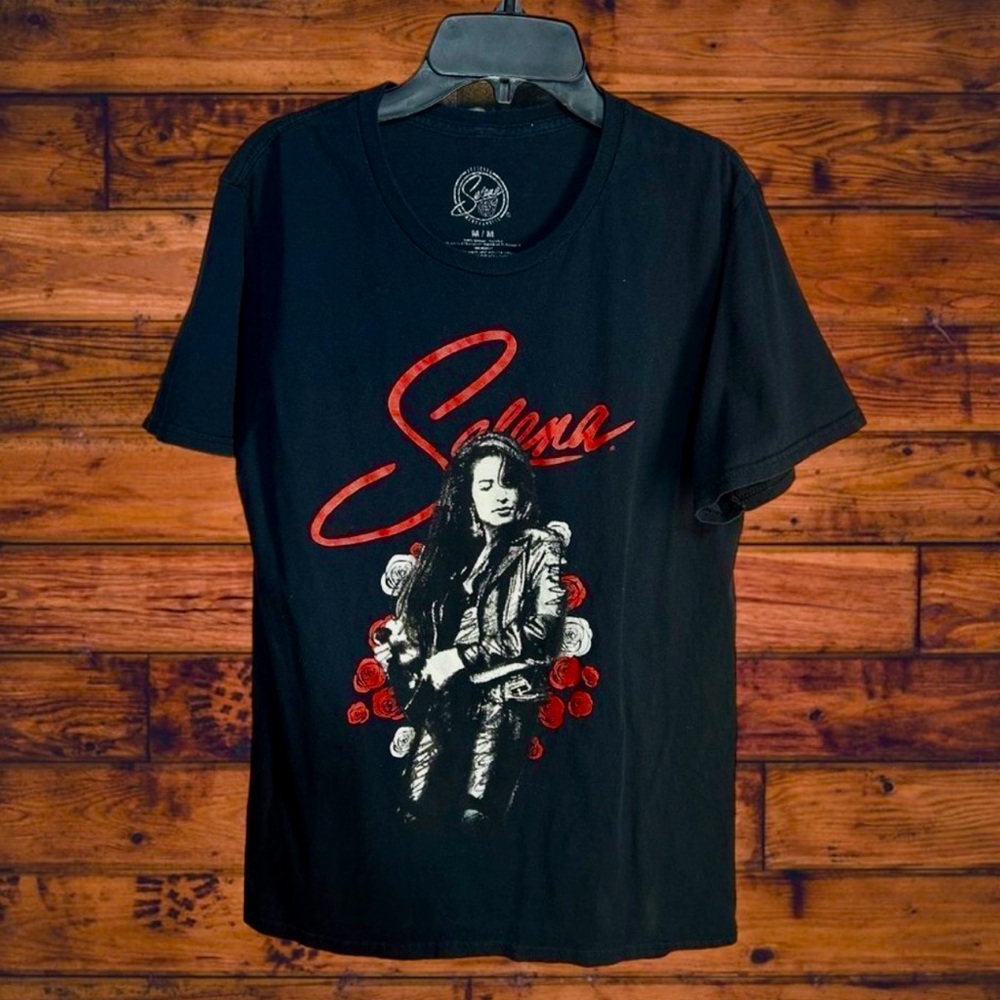 Rare Selena (RIP) Black Acid Washed Short Sleeve concert T-Shirt Medium